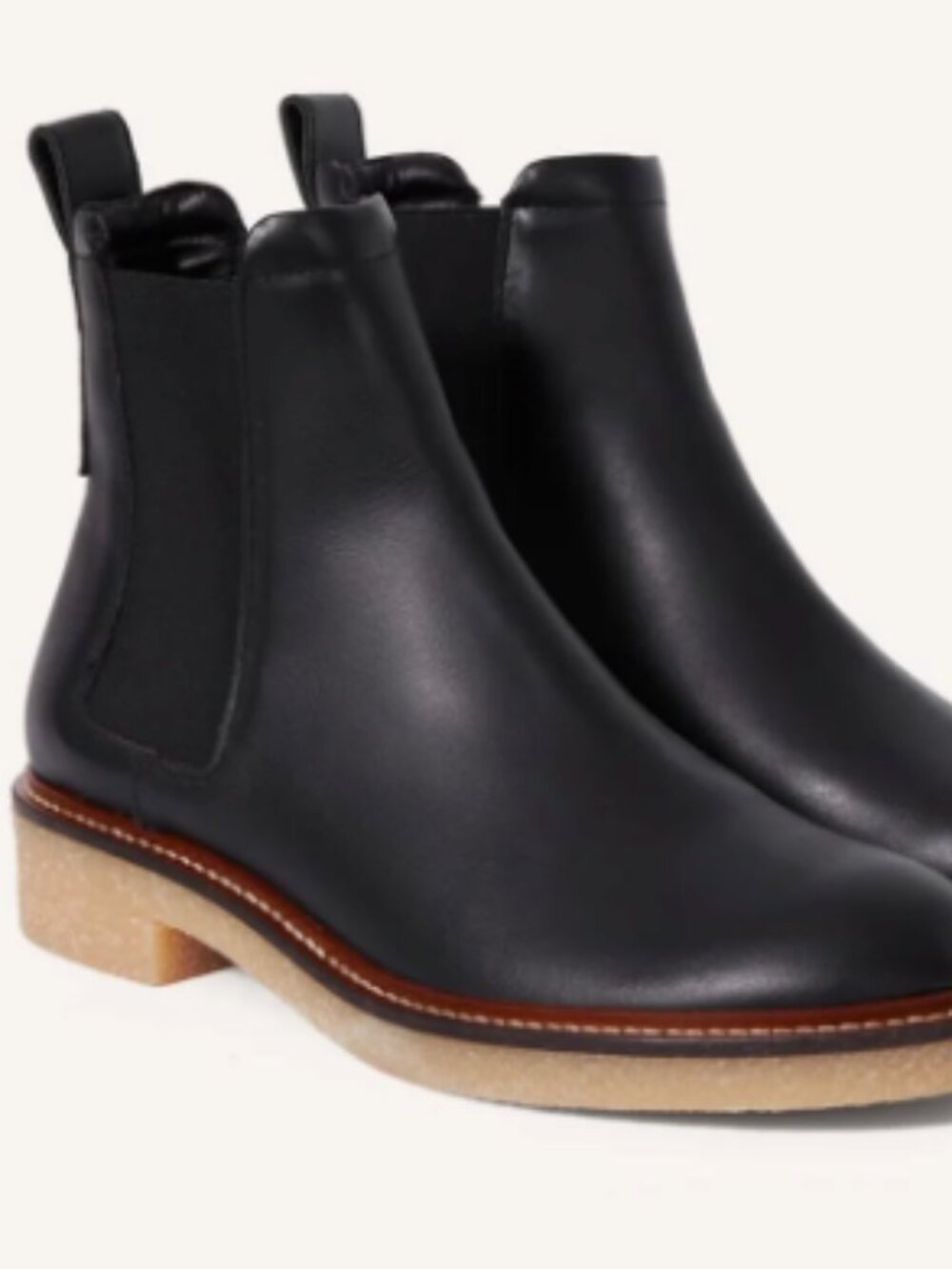 Everlane - 100% Leather Chelsea Gum Sole Ankle Boot sz 6